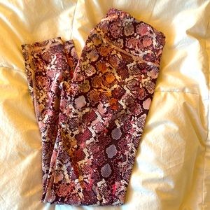 Knockout by VS tight